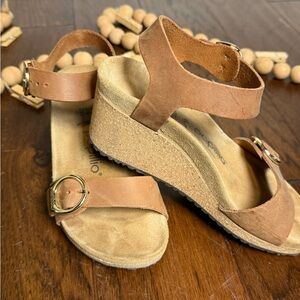 Birkenstock Wedge Heel Sandal 6.5 NWOT